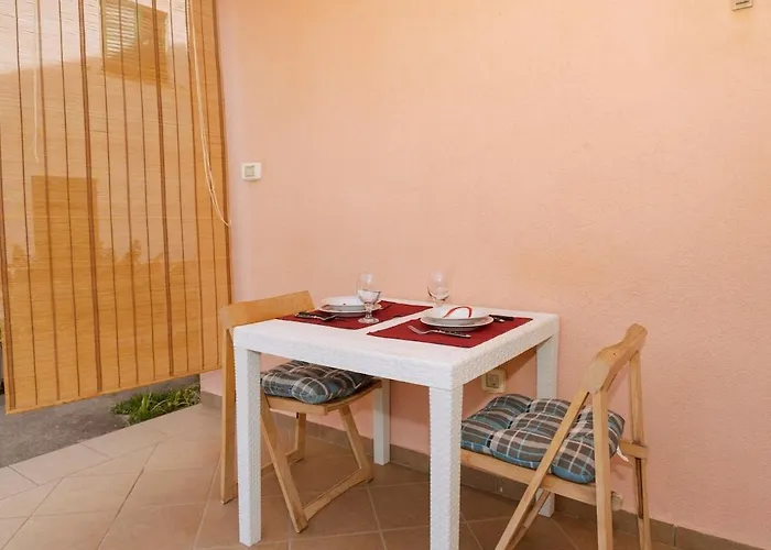 Rabac-quiet And Cute With Grill,6001 Rabac