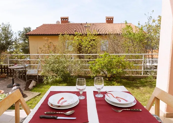 Rabac-quiet And Cute With Grill,6001