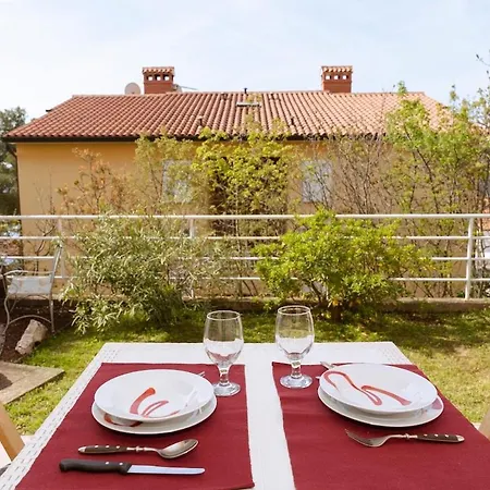Rabac-quiet And Cute With Grill,6001